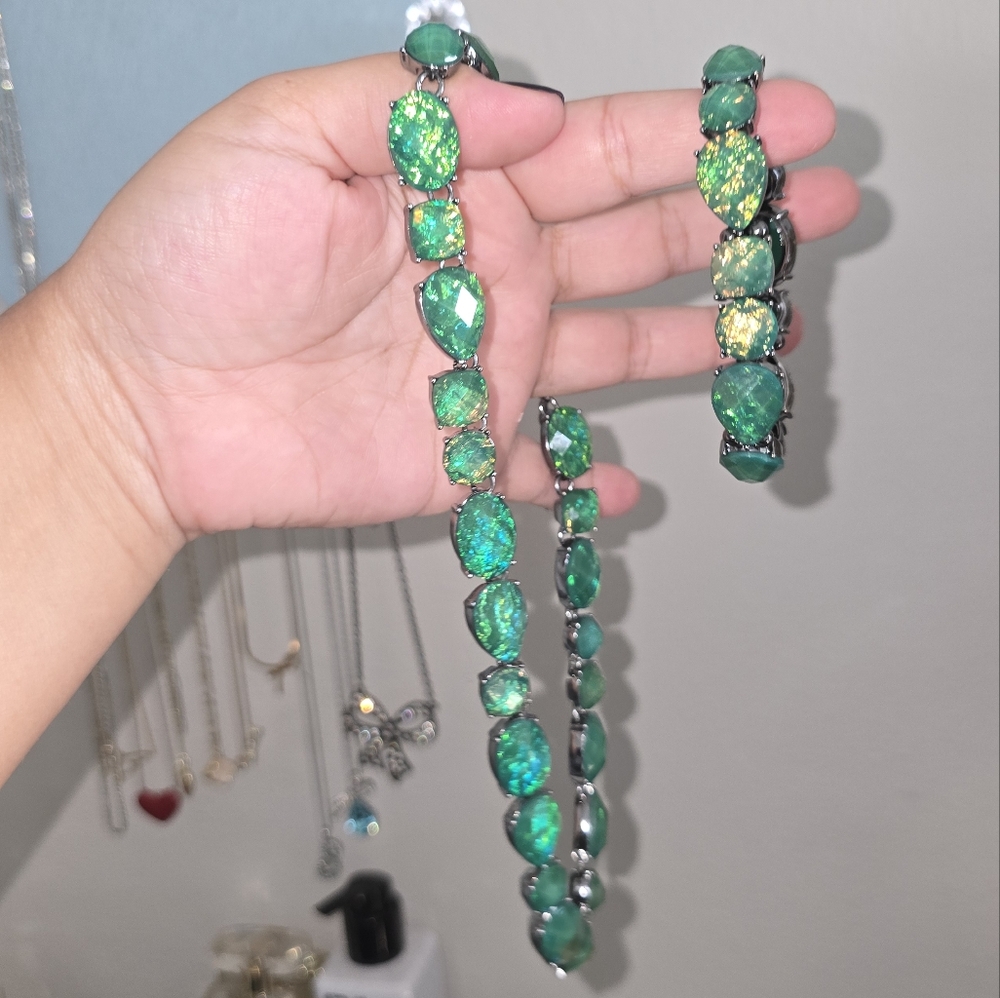 Elegant Green Gemstone Necklace